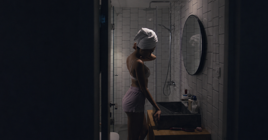 Cansada de Sentir que o Skincare é ‘Mais uma Tarefa’? O Erro Silencioso que Aumenta sua Ansiedade no Espelho