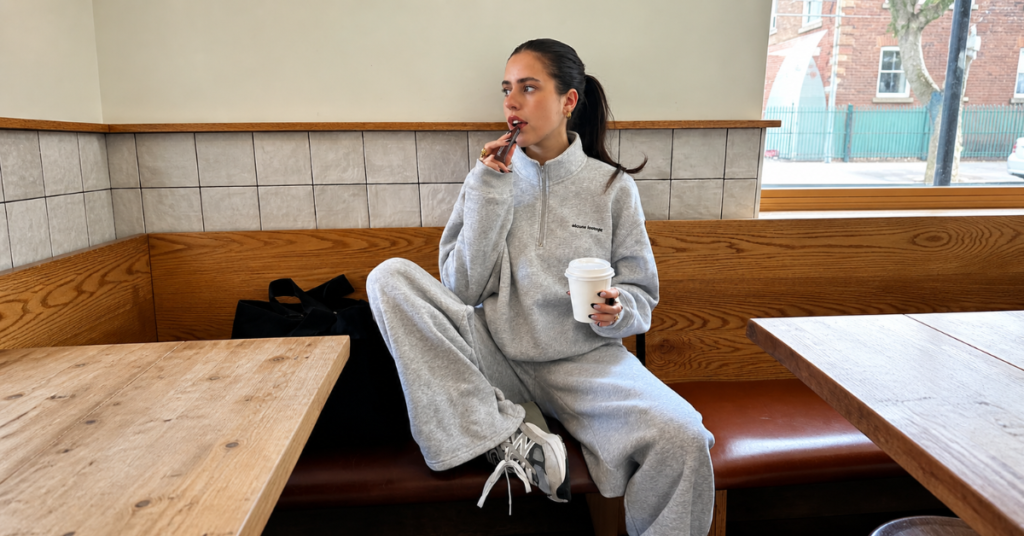 Cansada de Roupas que te Apertam? Como Construí minha Muralha de Conforto em Dias Difíceis