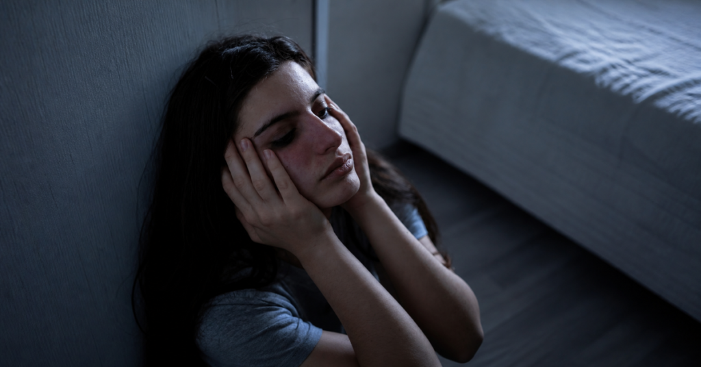 Cansada de Chegar Exausta no Natal? O protocolo de trégua que uso em Setembro para salvar meu fim de ano
