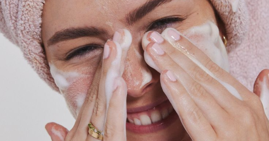 A Dupla de Skincare que Nunca Sai da Minha Necessaire: Minha Escolha Minimalista e Eficaz.